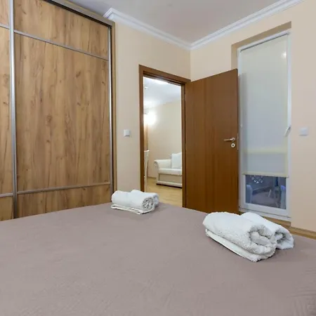 White In Sweet Homes4 Apartment